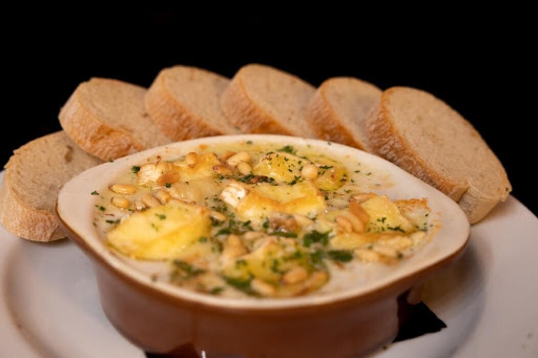 Images Grassroots Garden Lounge