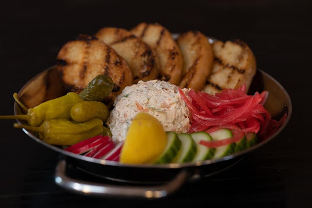 Images Grassroots Garden Lounge