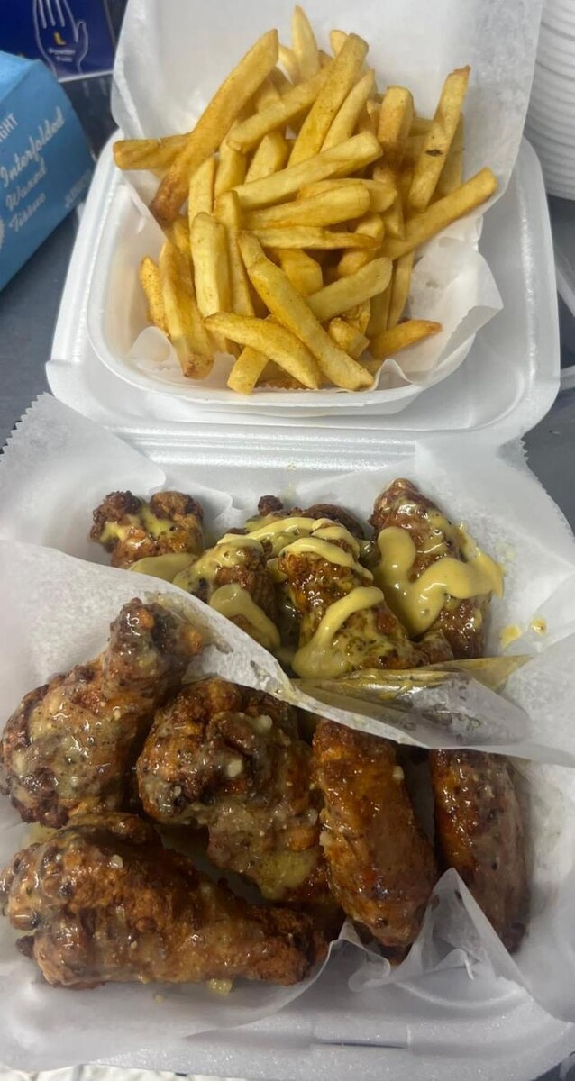 Images Moe's Grill Food Truck