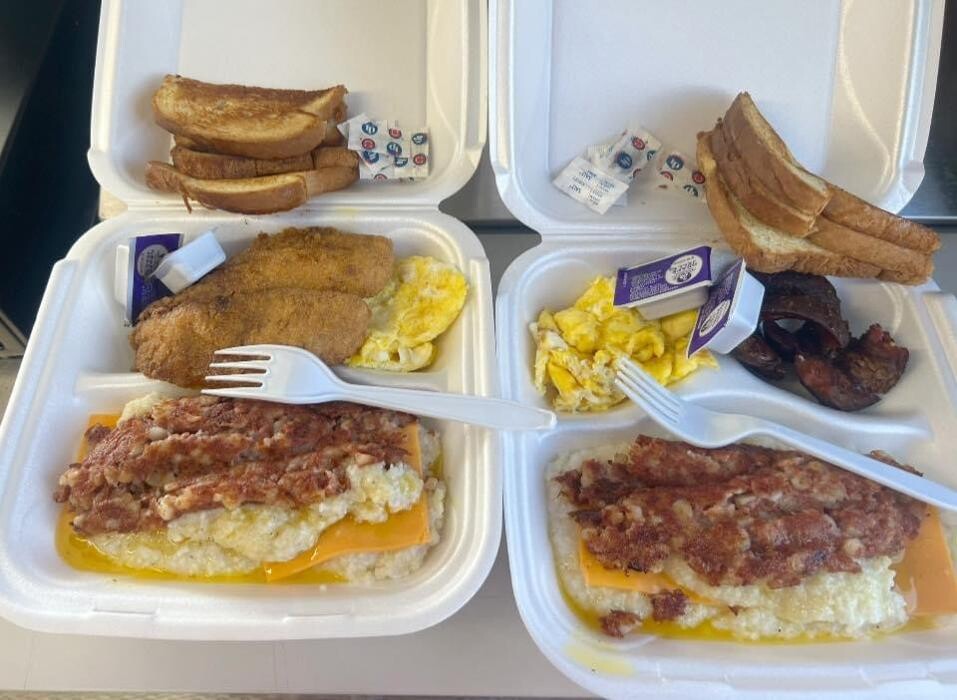 Images Moe's Grill Food Truck