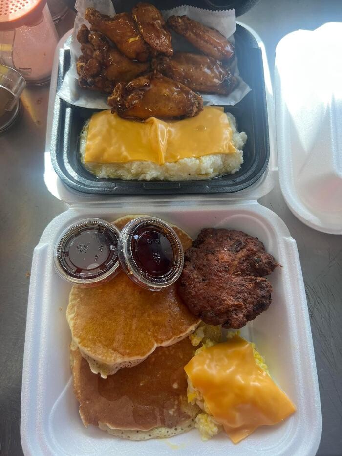 Images Moe's Grill Food Truck