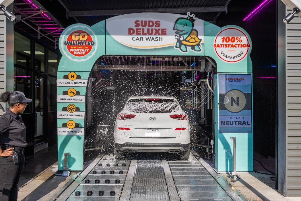 Images Suds Deluxe Car Wash