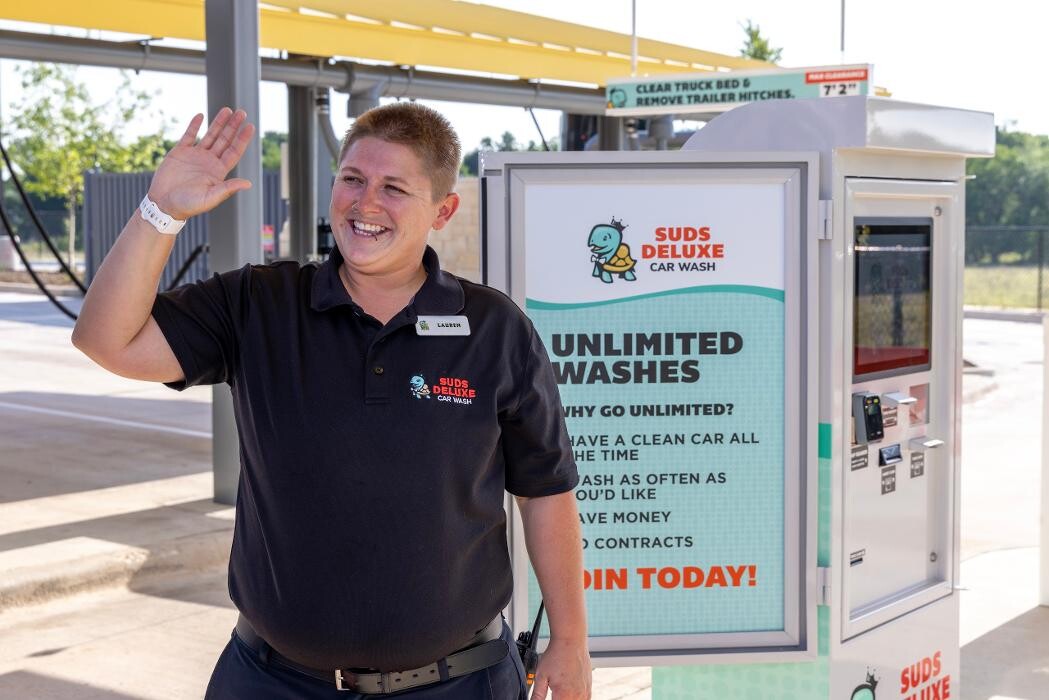 Images Suds Deluxe Car Wash