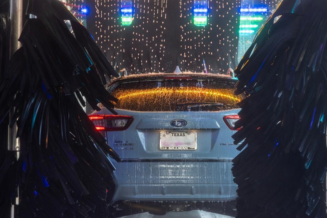 Images Suds Deluxe Car Wash