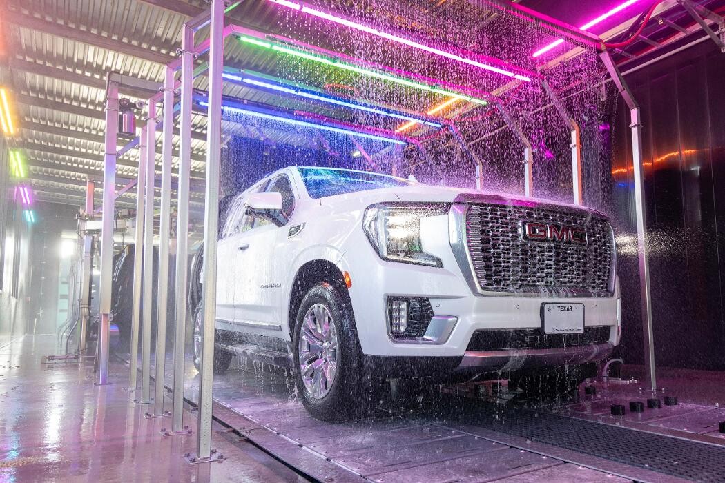 Images Suds Deluxe Car Wash