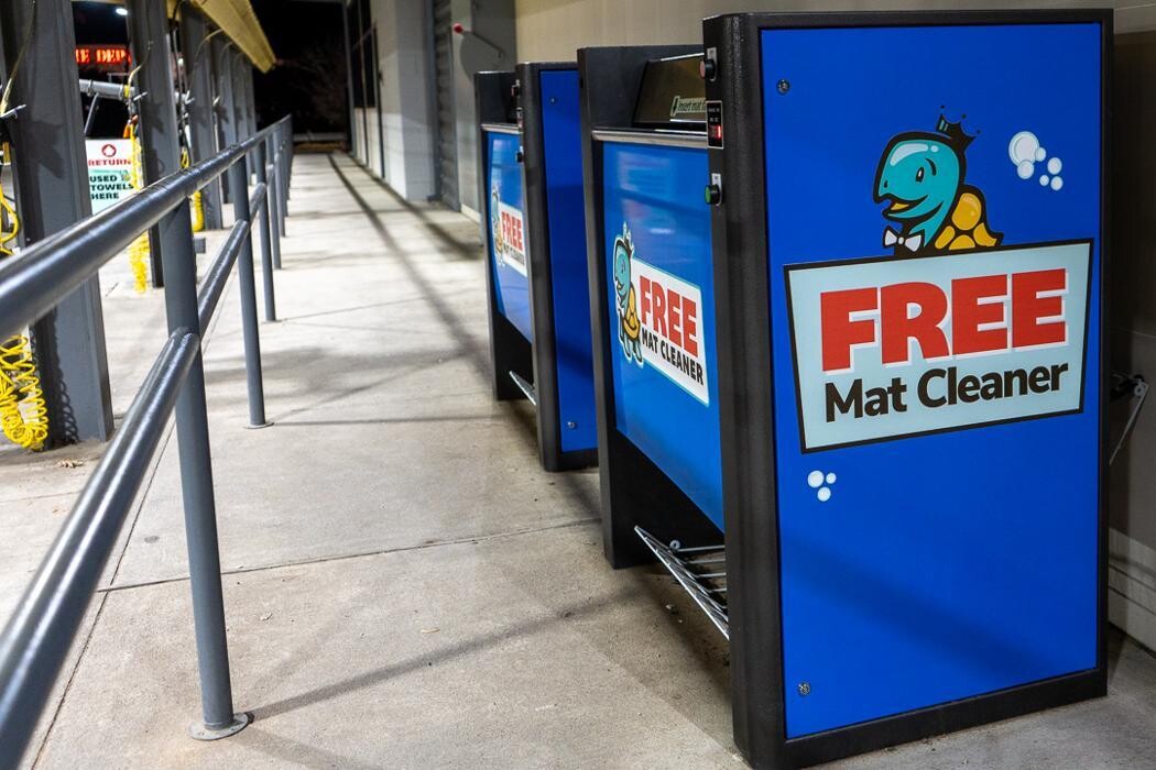 Images Suds Deluxe Car Wash