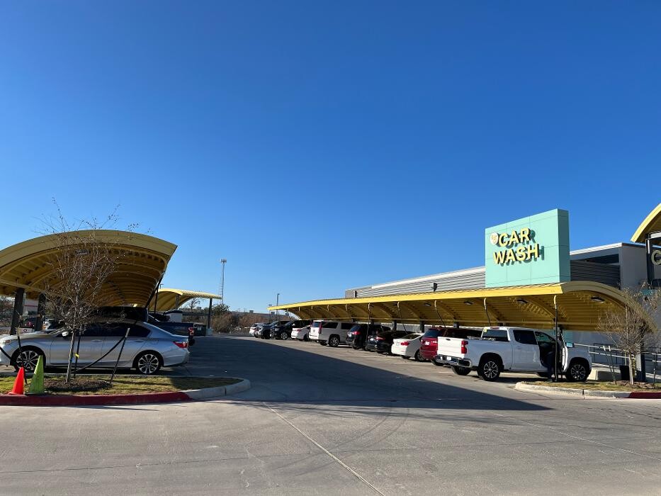 Images Suds Deluxe Car Wash