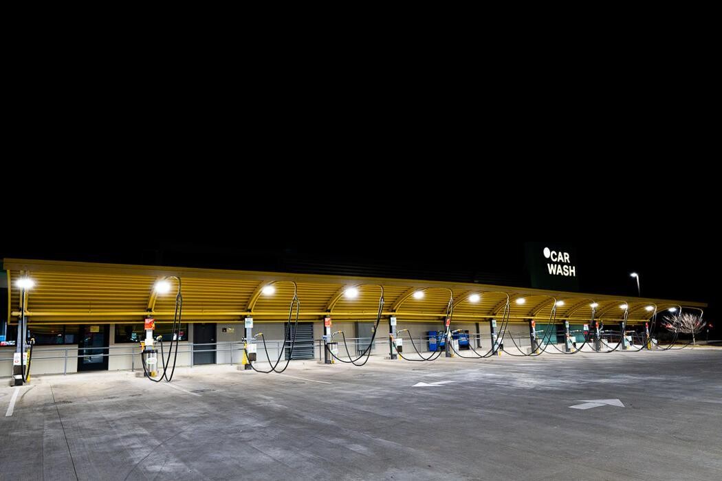 Images Suds Deluxe Car Wash