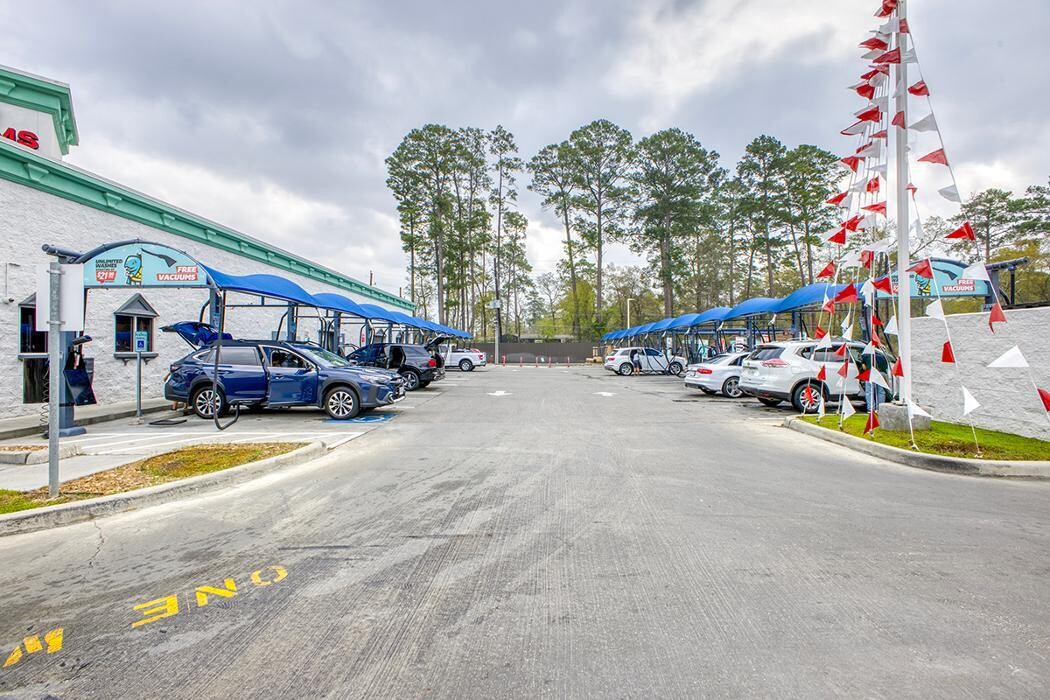 Images Suds Deluxe Car Wash