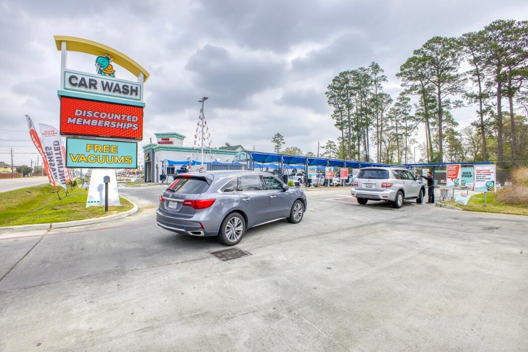 Images Suds Deluxe Car Wash