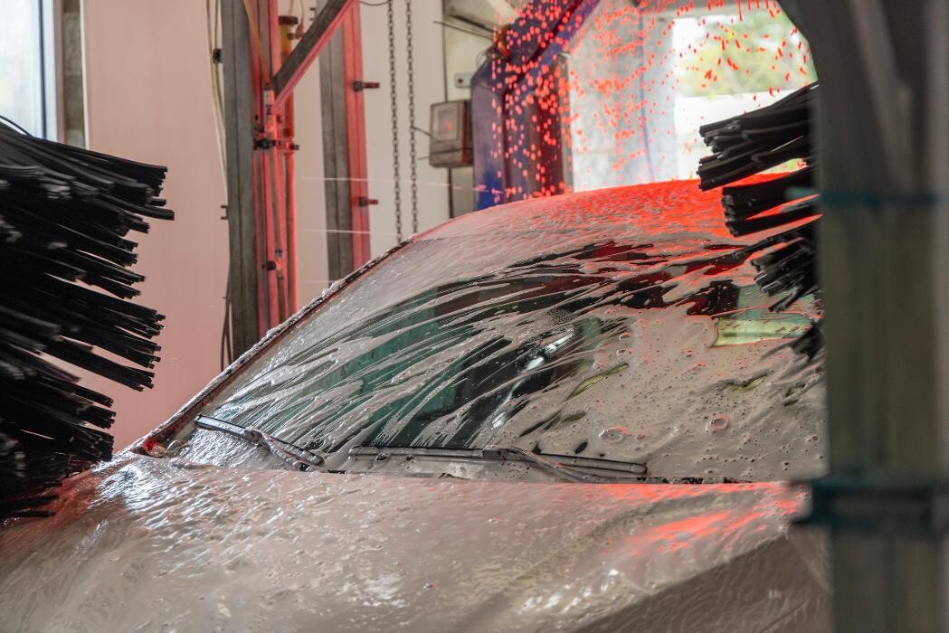 Images Suds Deluxe Car Wash