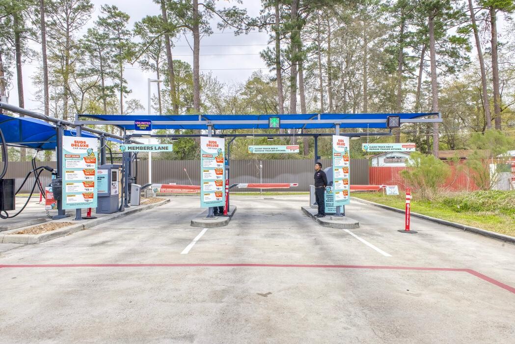 Images Suds Deluxe Car Wash