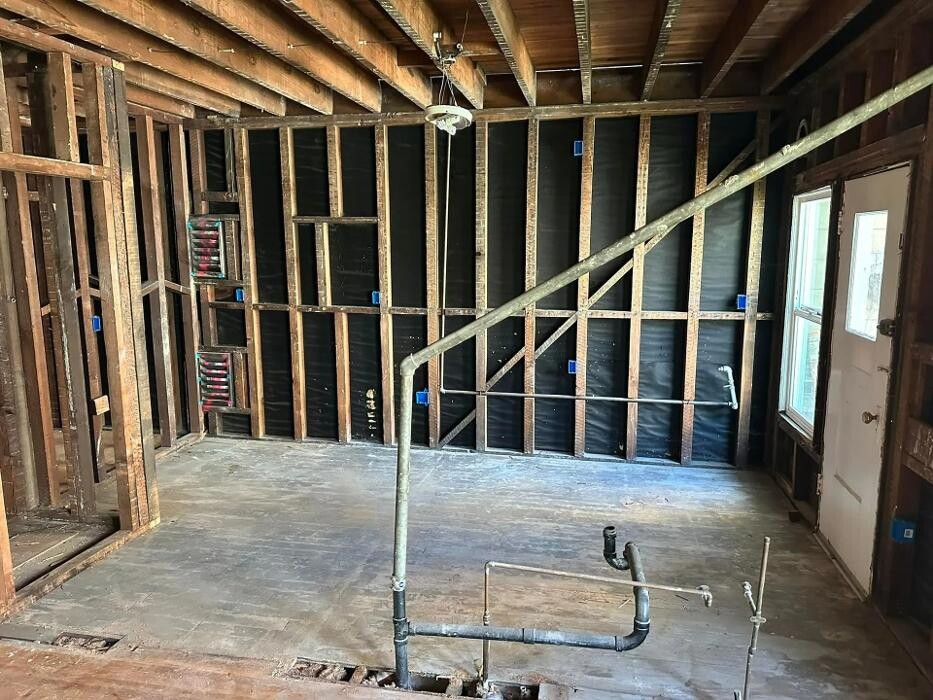 Images C & J's Custom Builds Inc.