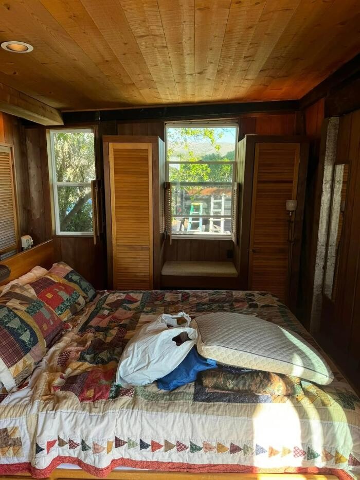 Images C & J's Custom Builds Inc.