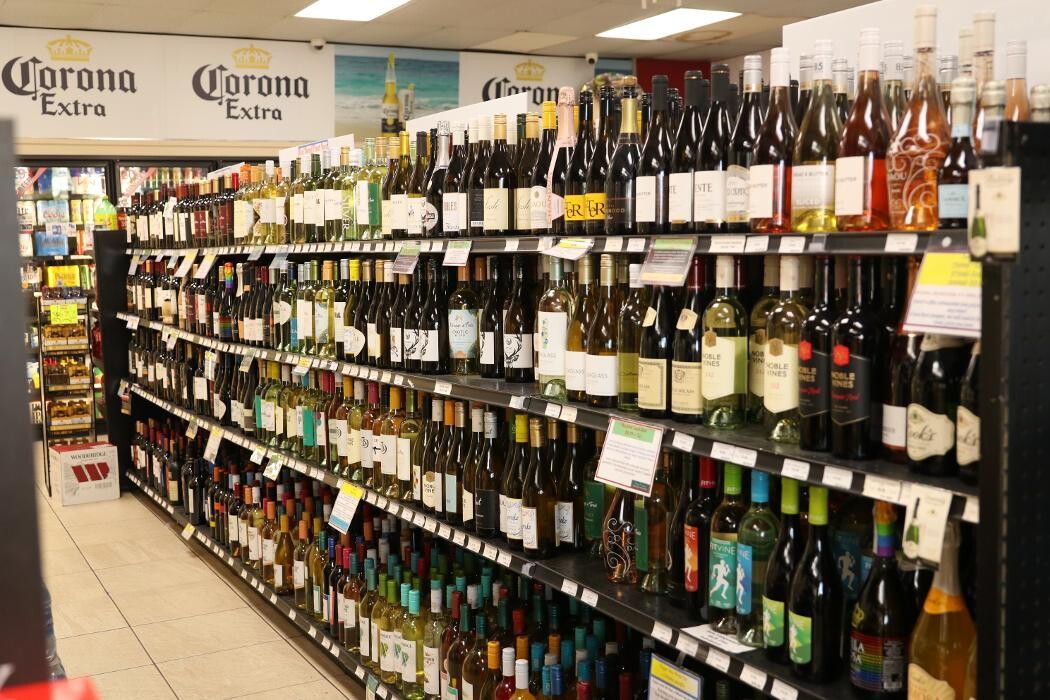 Images JERRY'S LIQUOR & WATER MARKET