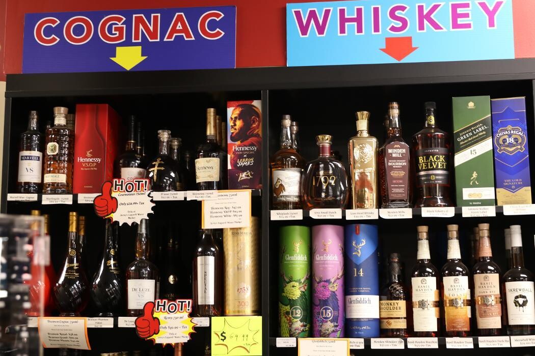 Images JERRY'S LIQUOR & WATER MARKET