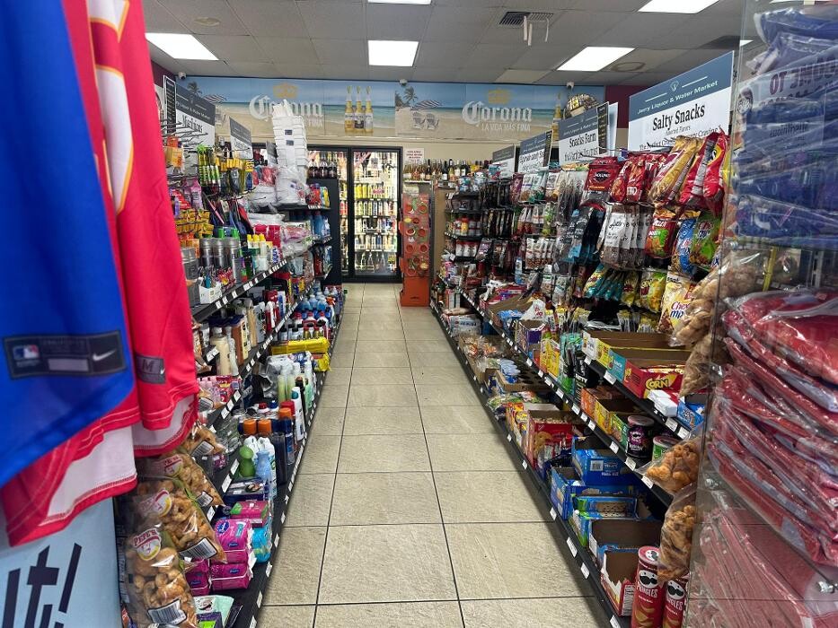 Images JERRY'S LIQUOR & WATER MARKET