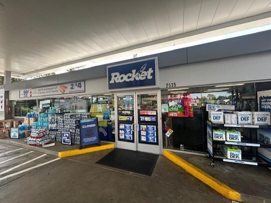 Images CoinFlip Bitcoin ATM - Rocket #5483 (Federal Way)