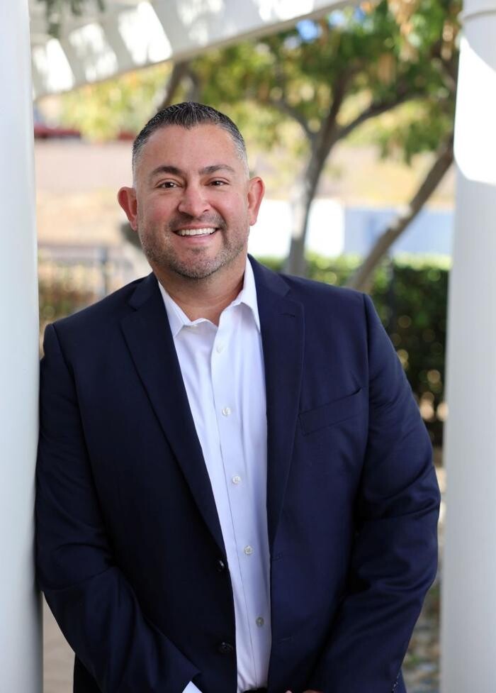 Images Christian Figueroa - CMG Home Loans