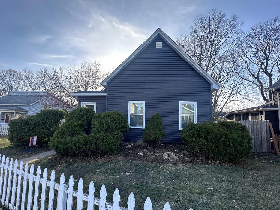 Images Eddie's Roofing & Exteriors, Inc