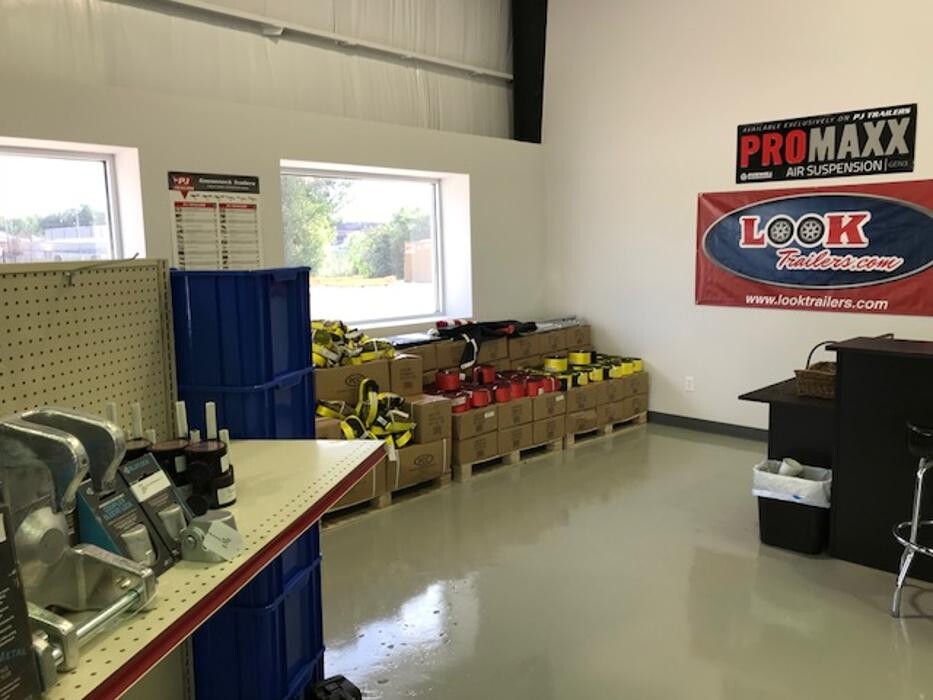 Images Nationwide Trailers - Tulsa