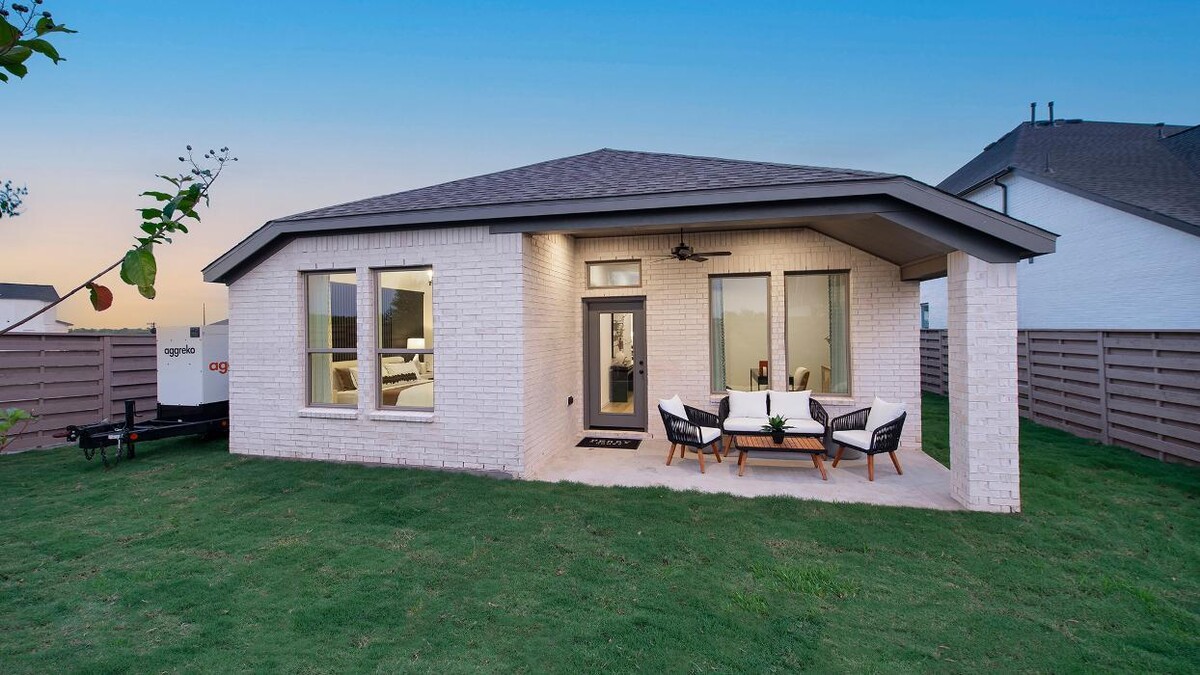 Images Perry Homes - Austin Point 40'