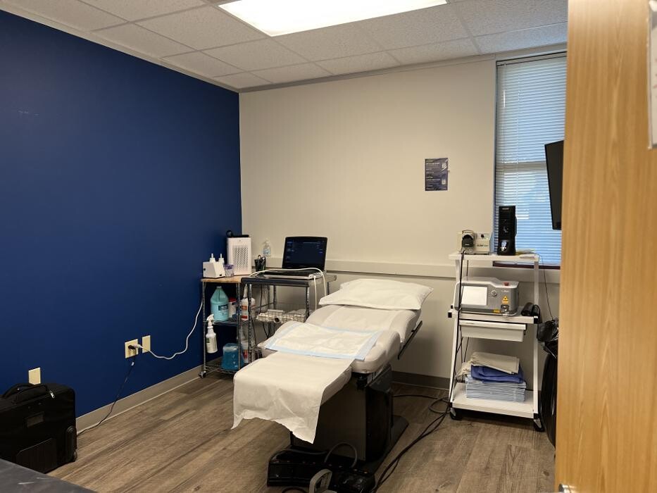 Images Center for Vein Restoration | Dr. Aditya Gupta