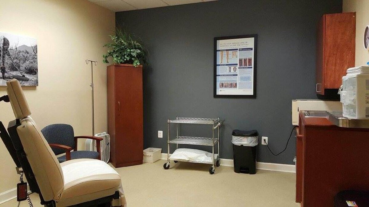 Images Center for Vein Restoration | Dr. Alfred Hurley