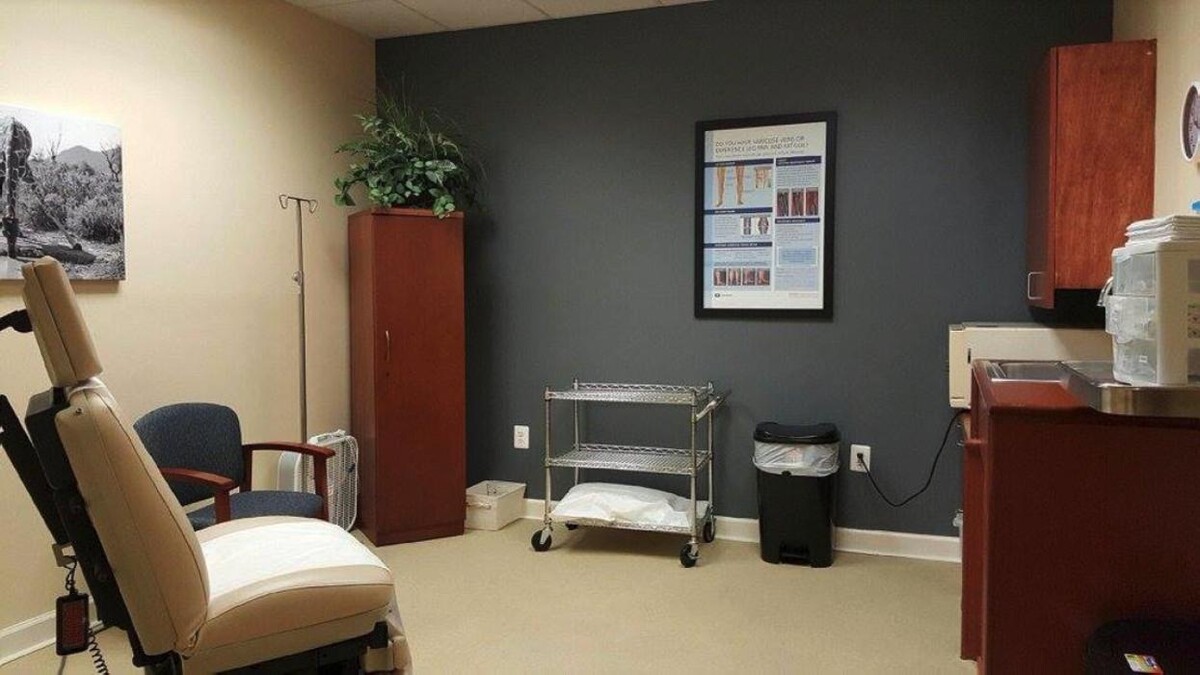 Images Center for Vein Restoration | Dr. Alfred Hurley