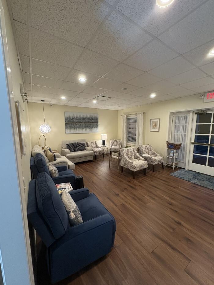 Images Center for Vein Restoration | Dr. Lindy McHutchison