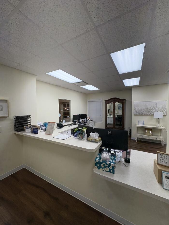 Images Center for Vein Restoration | Dr. Lindy McHutchison