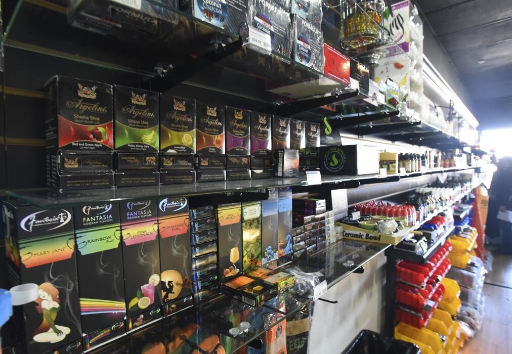 Images 710 Pipes - Smoke Shop