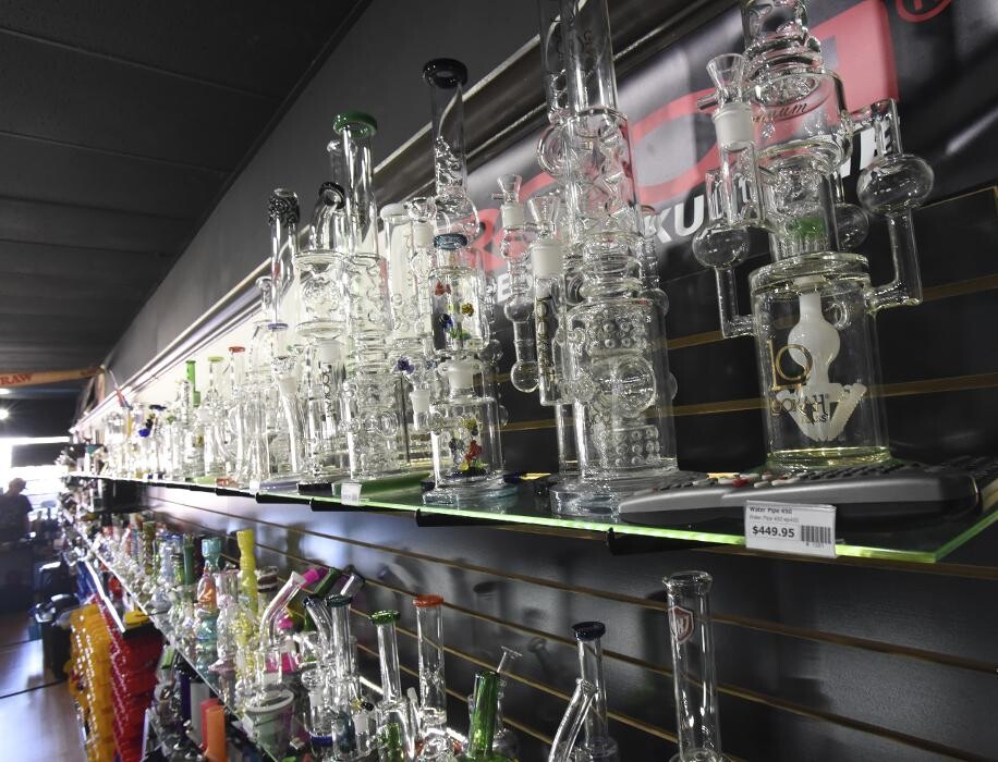 Images 710 Pipes - Smoke Shop