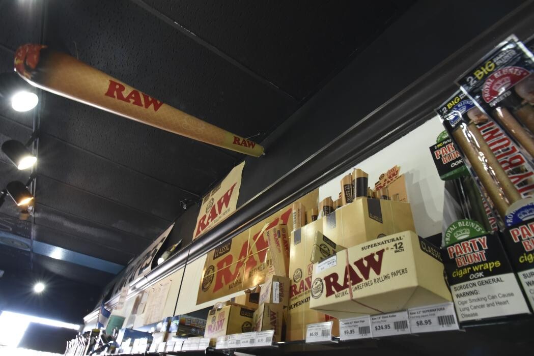 Images 710 Pipes - Smoke Shop