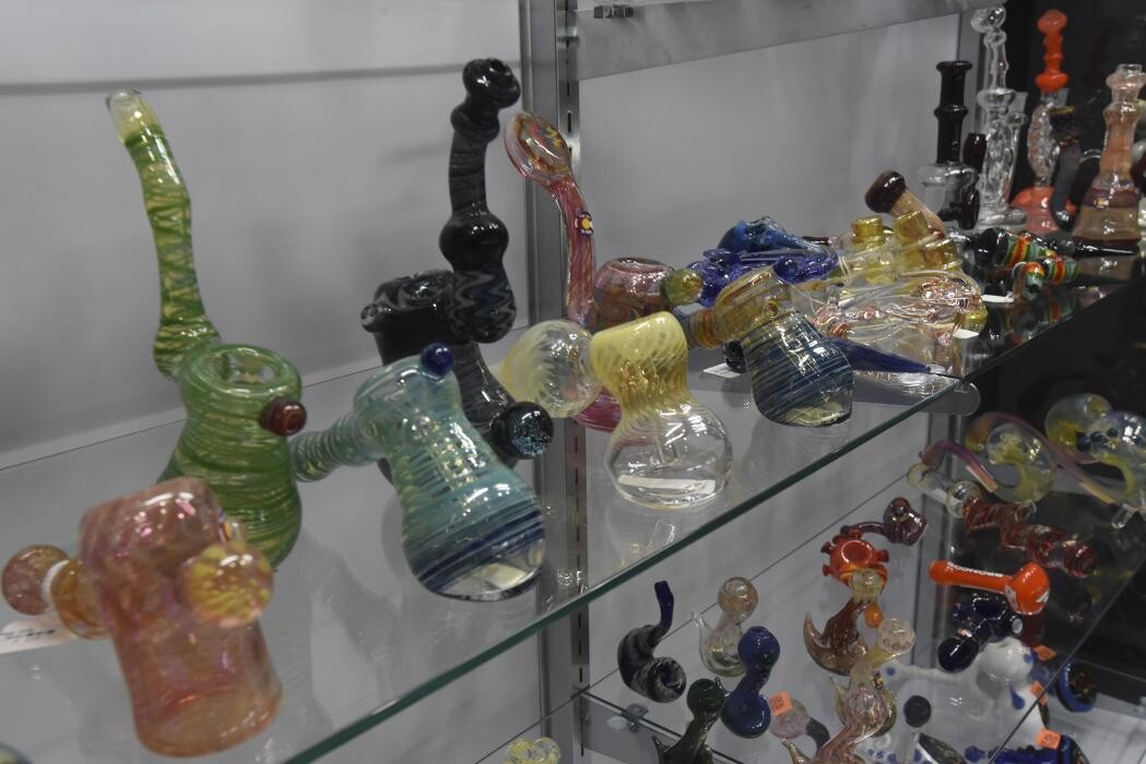 Images 710 Pipes - Smoke Shop