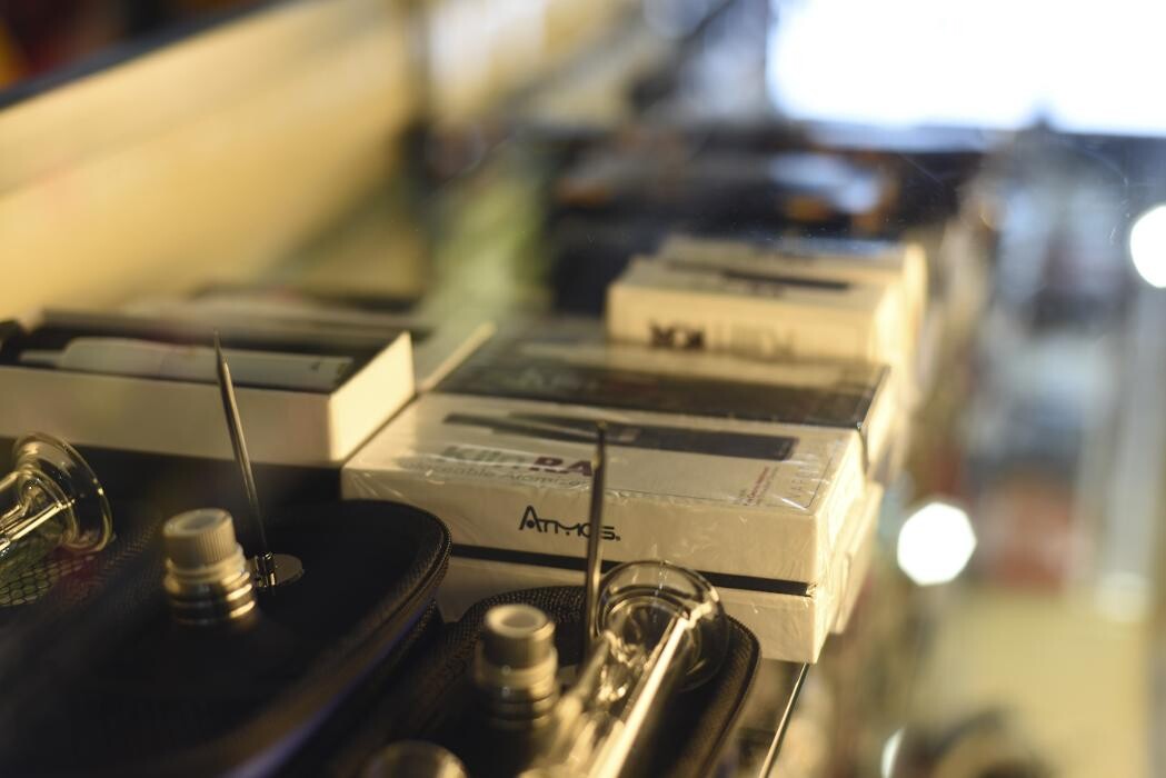 Images 710 Pipes - Smoke Shop