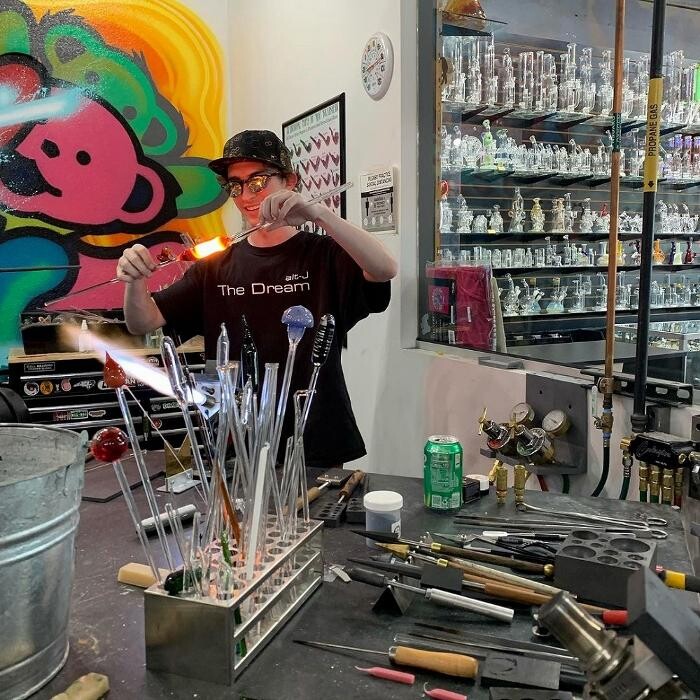 Images 710 Pipes - Smoke Shop