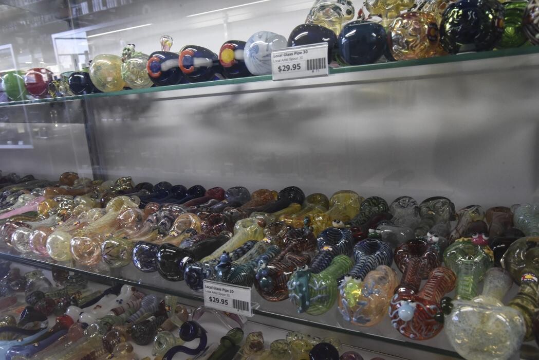 Images 710 Pipes - Smoke Shop