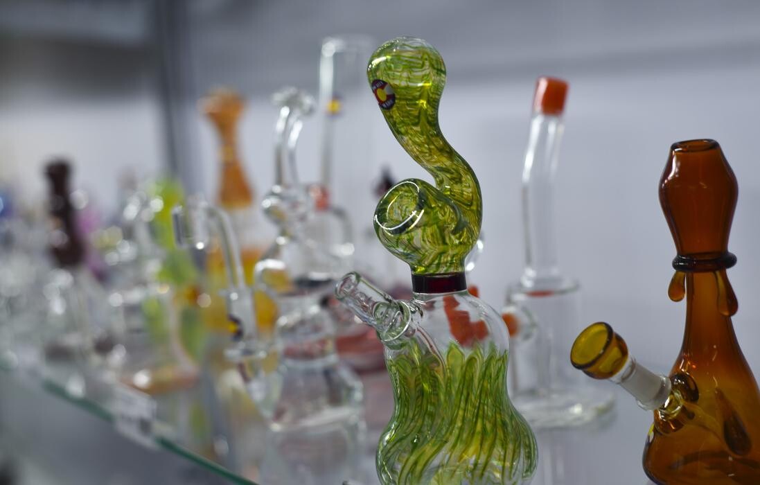 Images 710 Pipes - Smoke Shop