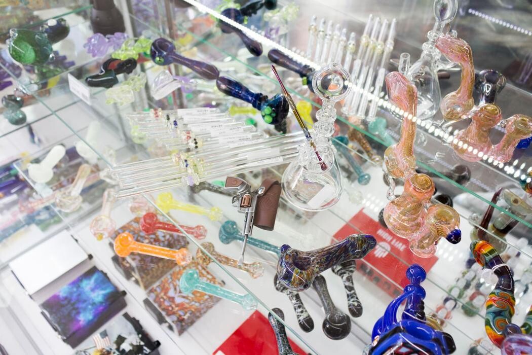 Images 710 Pipes - Smoke Shop