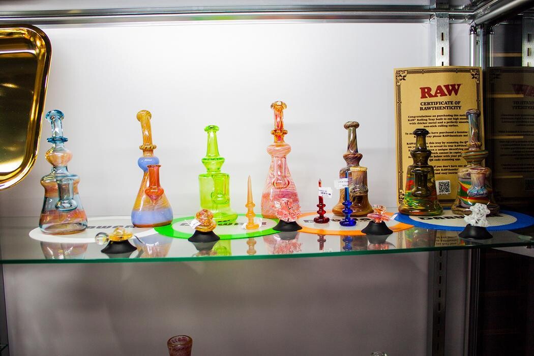 Images 710 Pipes - Smoke Shop