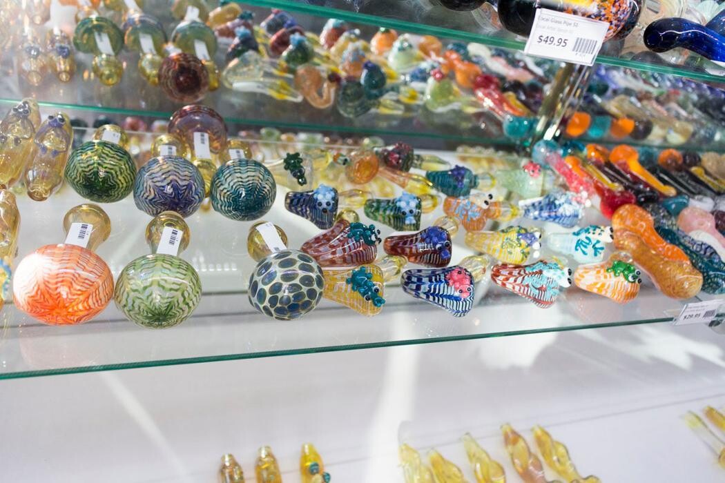 Images 710 Pipes - Smoke Shop