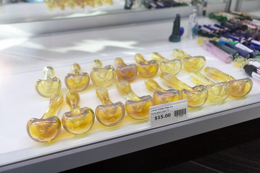 Images 710 Pipes - Smoke Shop