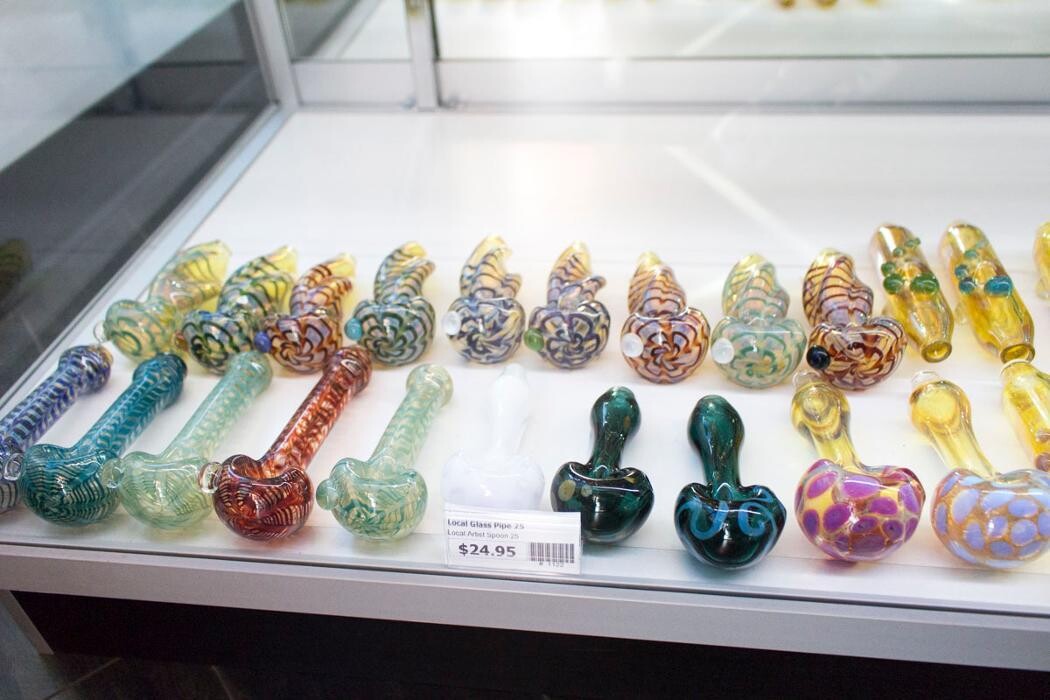 Images 710 Pipes - Smoke Shop