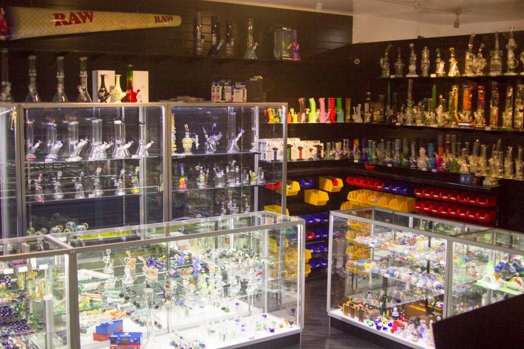 Images 710 Pipes - Smoke Shop