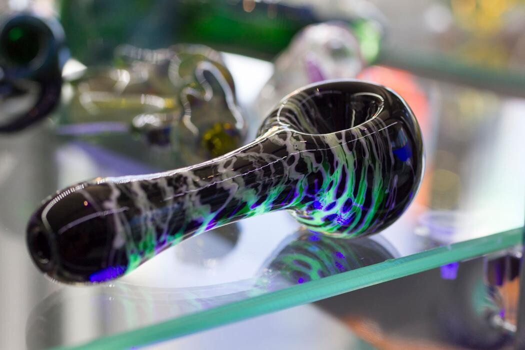 Images 710 Pipes - Smoke Shop