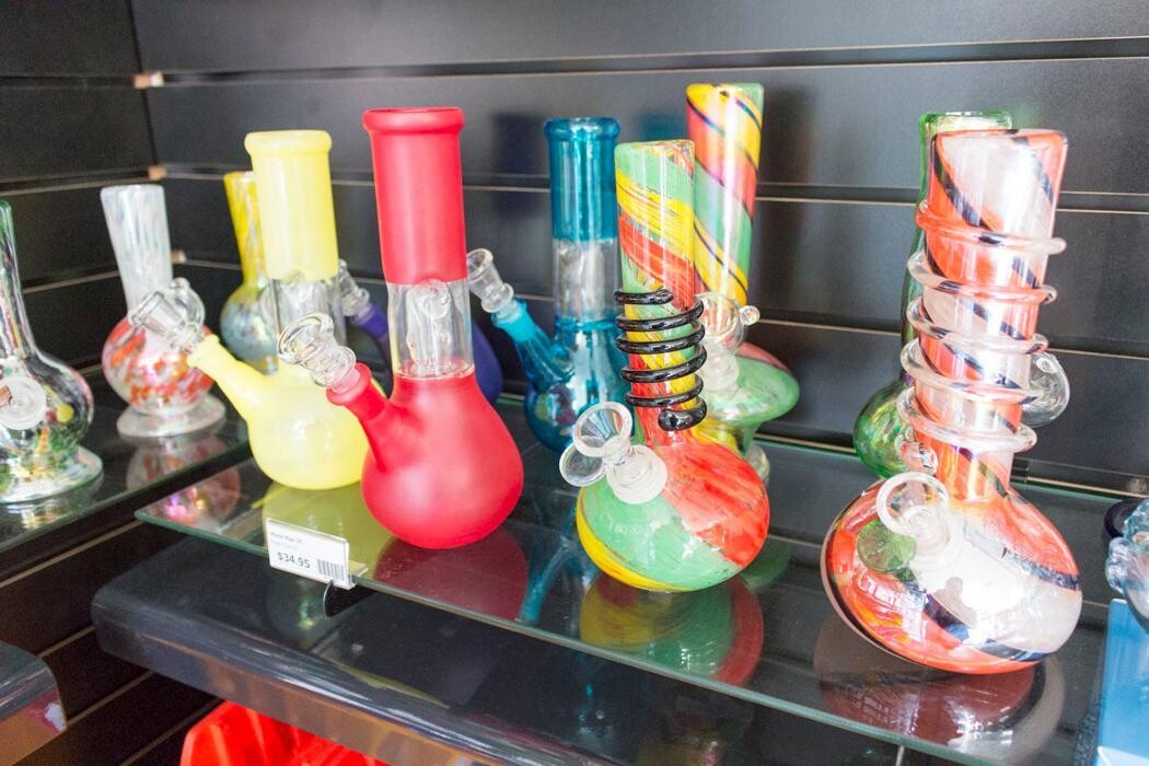 Images 710 Pipes - Smoke Shop