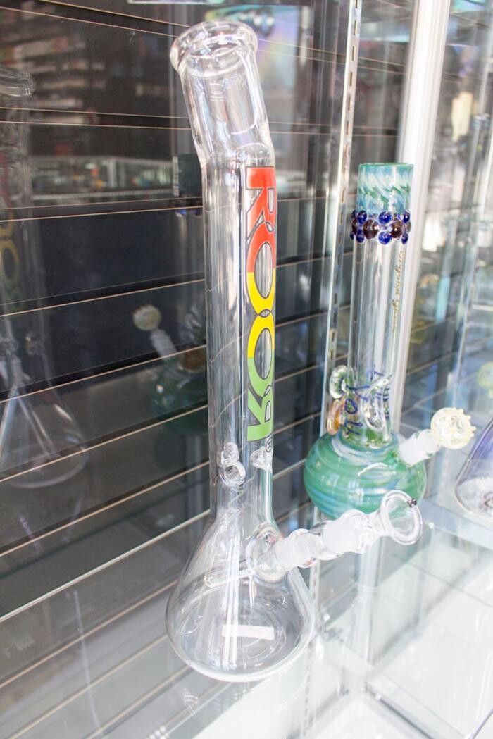 Images 710 Pipes - Smoke Shop