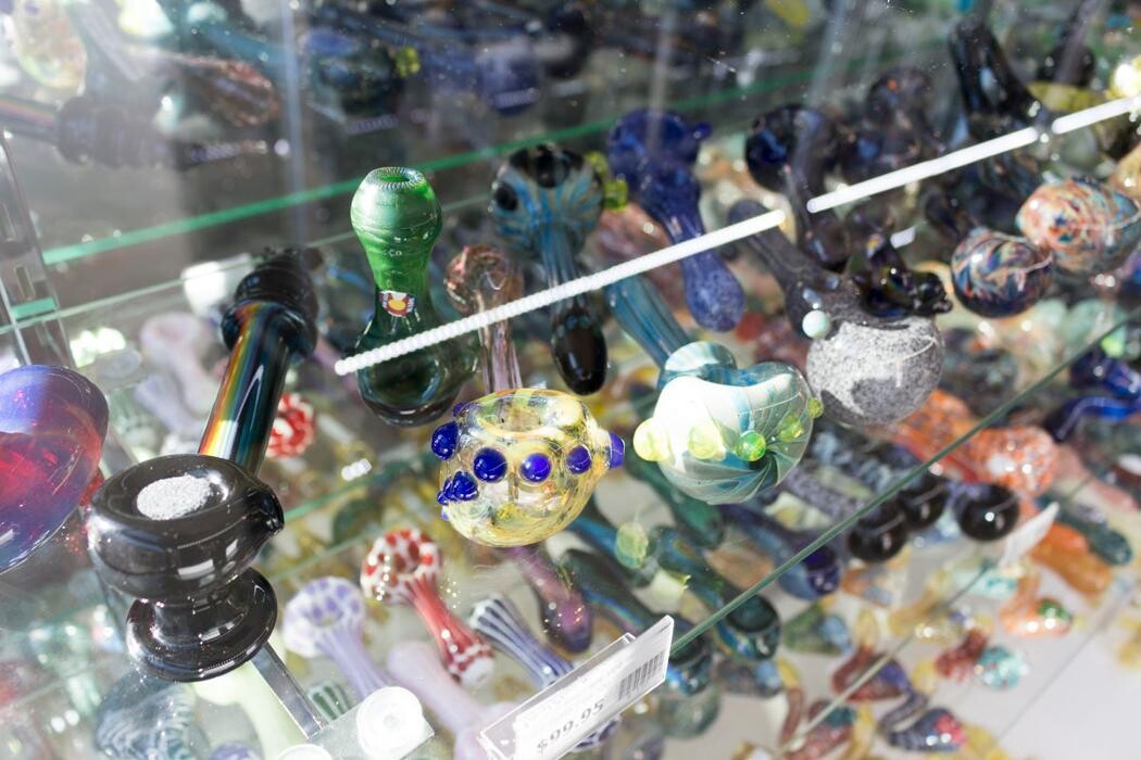 Images 710 Pipes - Smoke Shop