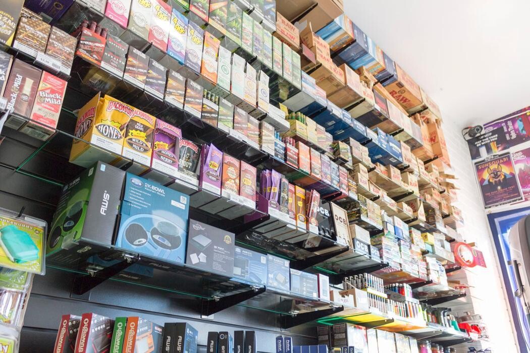 Images 710 Pipes - Smoke Shop